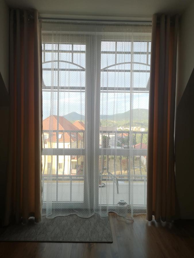 Orsika Hilltop Apartman Eger Esterno foto