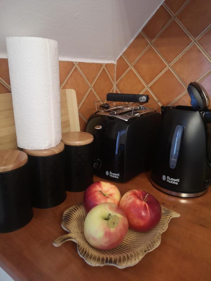 Orsika Hilltop Apartman Eger Esterno foto